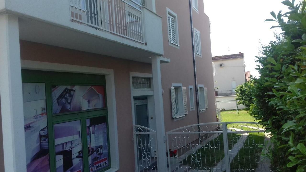 Apartman Jezidzic Kaštela Exterior foto