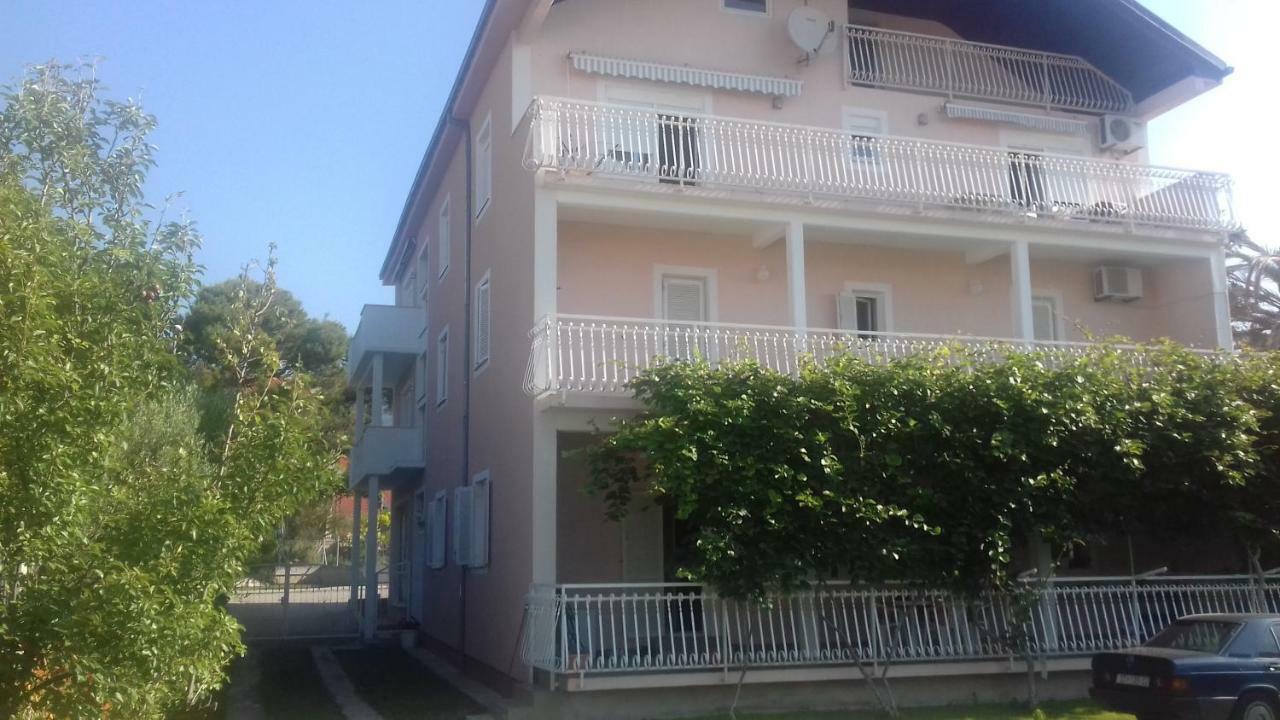Apartman Jezidzic Kaštela Exterior foto